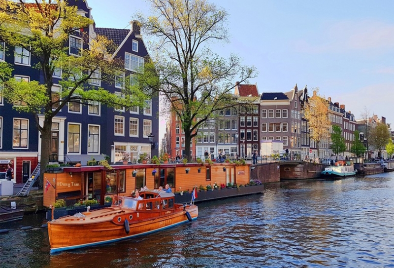 CUNG ĐƯỜNG TÂY ÂU THUẦN TÚY