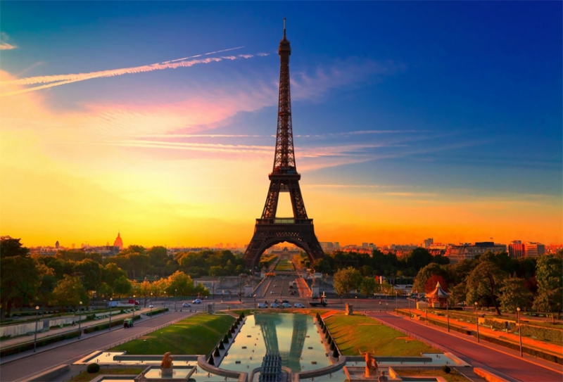 Ăn trưa tại Tháp Eiffel, City tour và Du thuyền trên sông Seine